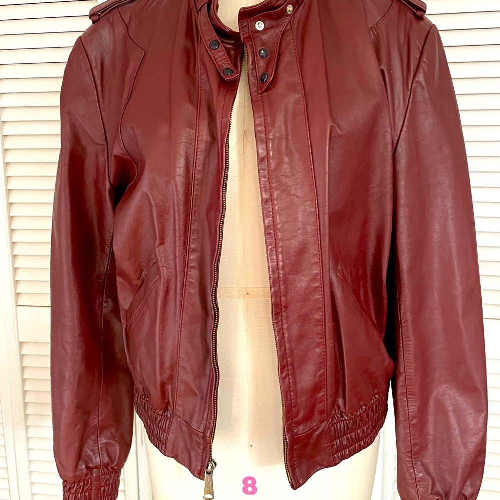 Mens vintage leather bomber jacket. Sz 45
